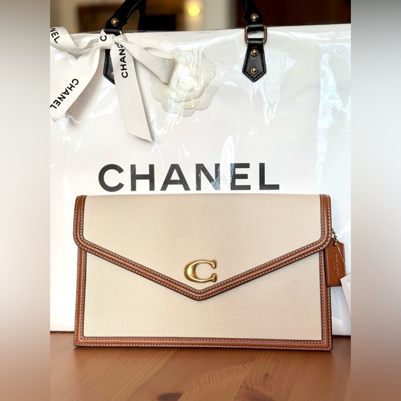 NWT Coach Essential Envelope Canvas Clutch Bag (Salt Canvas Burned Amber) - Picture 2 of 15